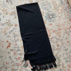Black shawl